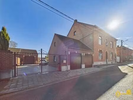 maison 3 chambres + terrasse  jardin et 2 garages double