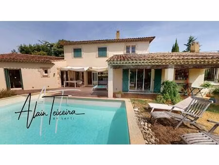 neo provencale 220 m²