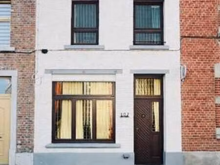 maison 3 chambres bien située avec grand jardin!