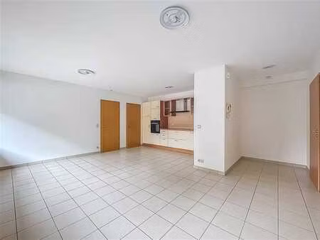 bel appartement rdc 2 chambres  tb situe