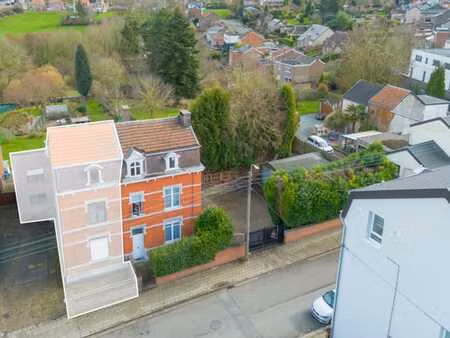 spacieuse maison avec jardin et garage
