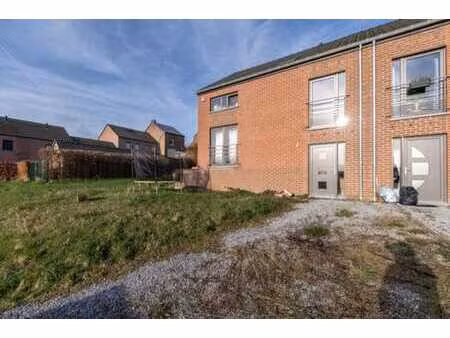 maison 3 façades - 2 chambres + bureau avec jardin