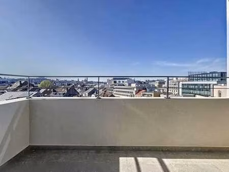 jardin botanique/madou - superbe meuble 1 chambre + terrasse