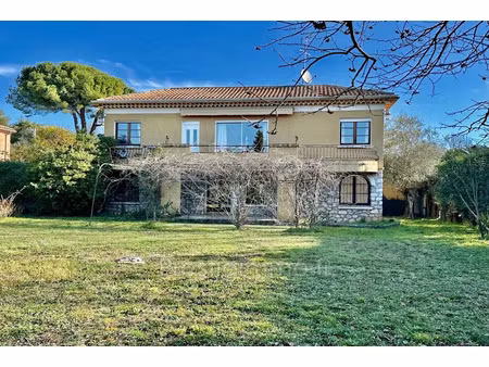 vente maison 8 pièces 270 m² à roquefort-les-pins (06330)  890 000 €