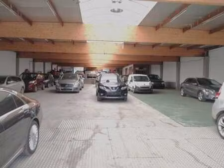 magnifique show room - entrepôt - maison + vaste parkings