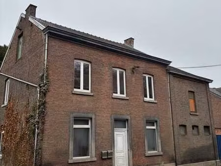 appartement 4 pièces rénové à louer (1er étage)