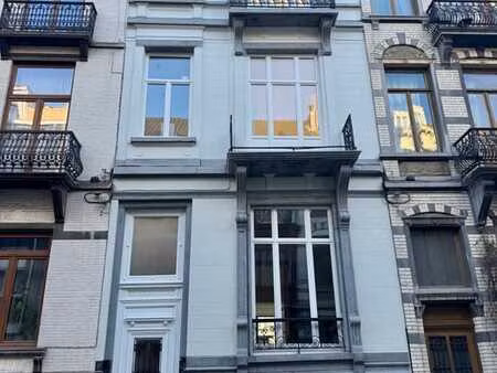 splendide triplex : 3 chambres  terrasses et atelier