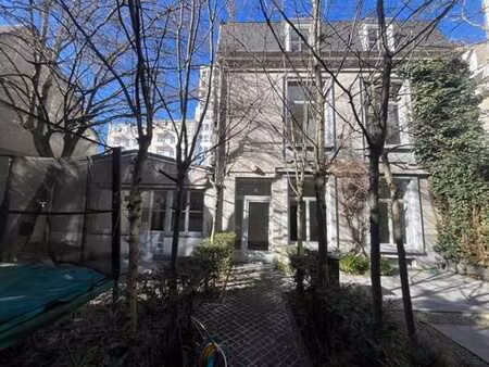 quartier chatelain - maison arrière de 4 chambres + jardin