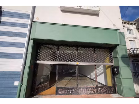 location commerce 2 pièces 90 m² à lourdes (65100)