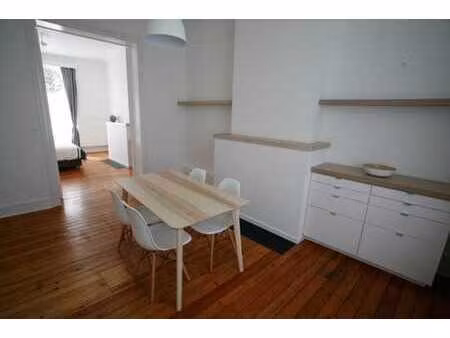 lumineux appartement 1 chambre meublé avec terrasse