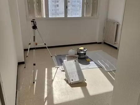 location appartement 3 pièces 52 m² à toulon (83000)  850 €