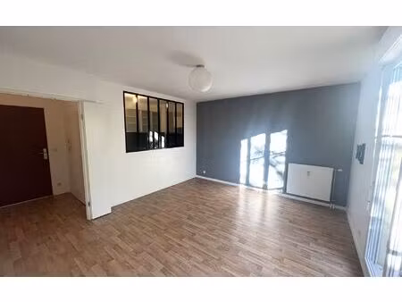 location appartement  m² t-3 à meaux  990 €
