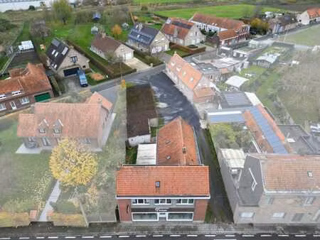 propriété d’investissement  fort potentiel et grand terrain