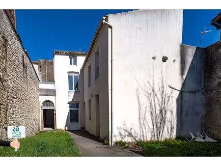 immeuble de rapport à luçon (85400) centre-ville 5 appar