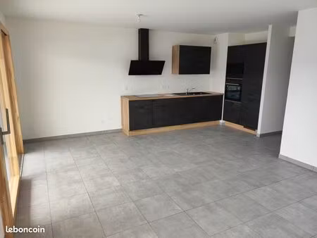 à louer – t3 vue lac – les grangettes