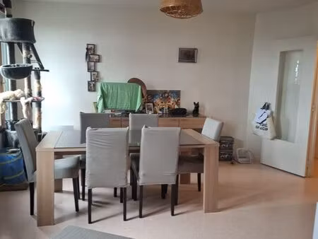 appartement t3 de 74m2 situé centre bourg de hede