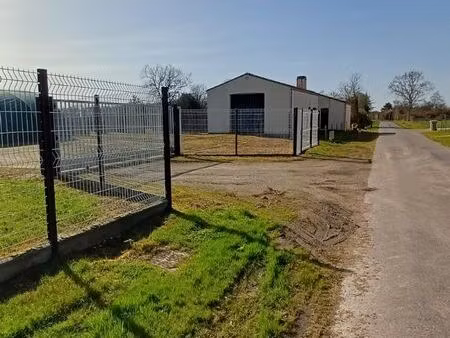 location bâtiment local de stockage port saint père