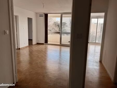 t4 saint barnabé 13012 rénové 75 m2 avec balcon 8 m2 dans résidence avec parc et stationne