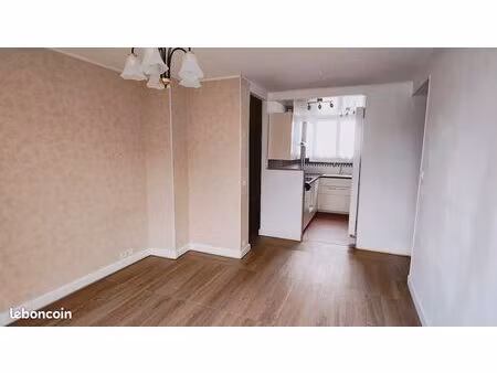 t3 rueil centre (52m²) – traversant  balcon sur parc – parking  chauffage inclus