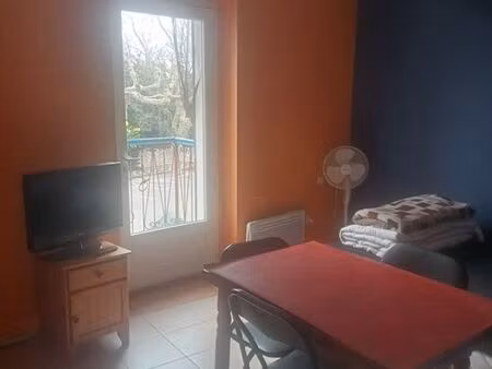 studio à louer au centre de saint marcel d ardèche