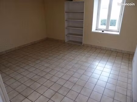 appartement 55m2 t3 calme  parking