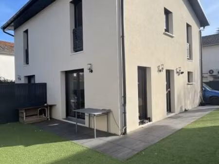 maison à louer avec terrasse et jardin_centre st georges d'espéranche