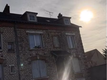 studio 27 m² rénové + parking privé – résidence sécurisée