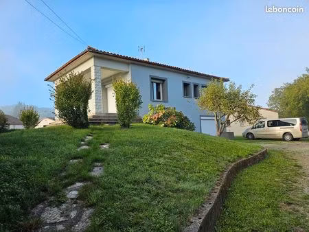 maison de ville a lour