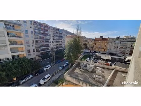 studio 1 pièce 23 m²