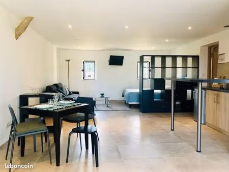 studio moderne meublé et équipé