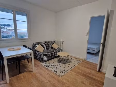 t2 meublé 32 m² refait à neuf – métro jolimont – lumineux