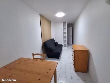 loue f1 proche fac st serge