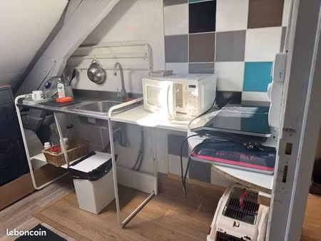 chambre indépendante meublée cuisine salle de douche