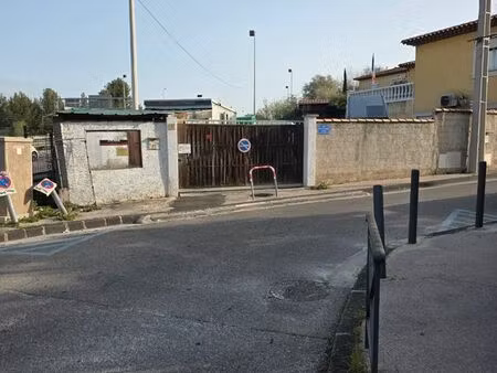 bureau garage + places de parking 13004 prox clinique beauregard