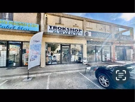 local commercial axe passant