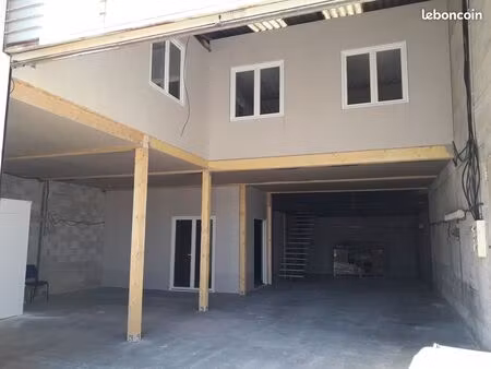 local professionnel à venelles