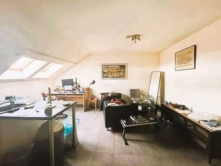 superbe appartement 1 chambre érigé dans un immeuble classé.