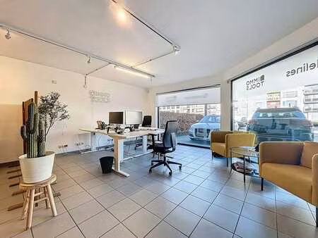 bureaux à louer à deurne sur la bisschoppenhoflaan !