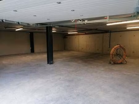 entrepôt - hall de stockage - garage