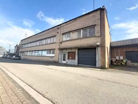 bâtiment industriel à rénover - emplacement stratégique