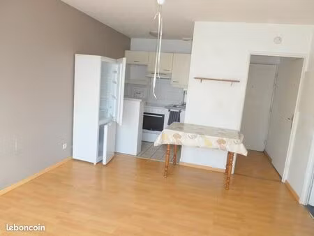 appartement 2 pièces 37 m² situé à chassieu (69680)