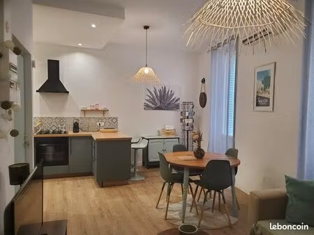 t2 rénové en hyper centre 42 m2 vendu meublé