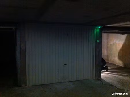 garage disponible 15 rue saint-antoine 69003