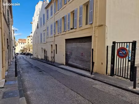 parking/box marseille
