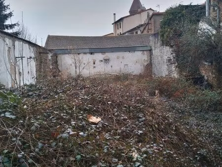 terrain 477m2 clos avec construction 114m2 hyper centre thizy