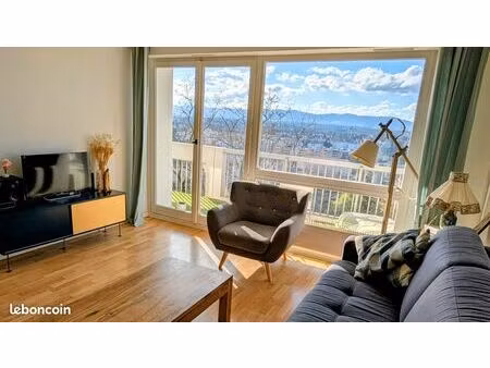 superbe t4 lumineux 97 m² - vue dégagée monts du lyonnais - balcon ouest - piscine - façad