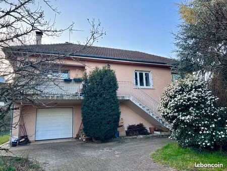 maison individuelle  jardin  garage