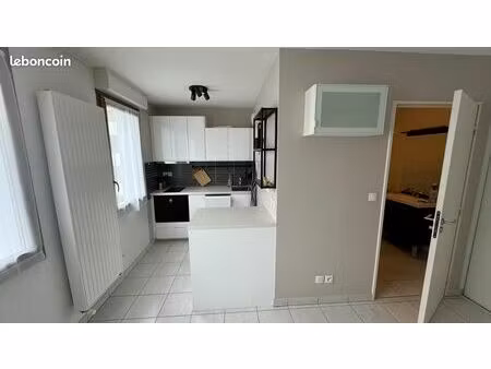 studio meublé 27m2 lyon 7 avec cuisine équipée proche essca et emlyon
