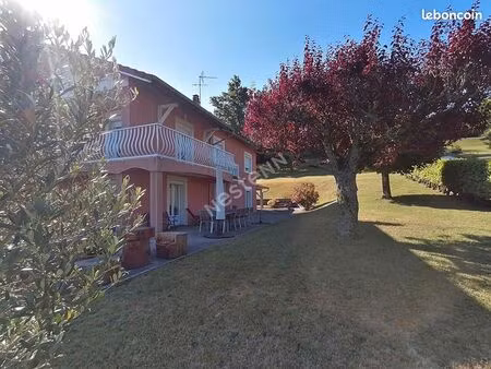 propriété 7 pièces 230 m²