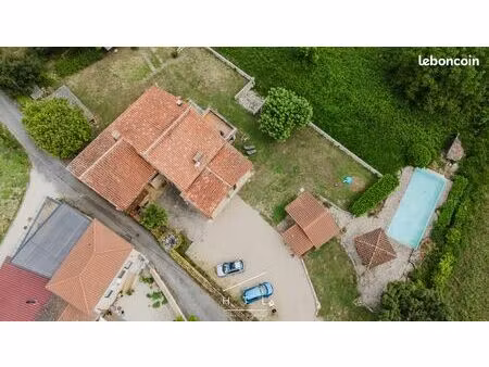 maison 6 pièces 261 m²